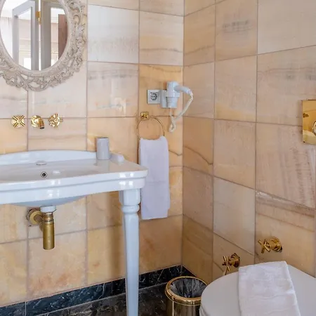 Elit Hotel