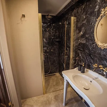 Elit Hotel 2*